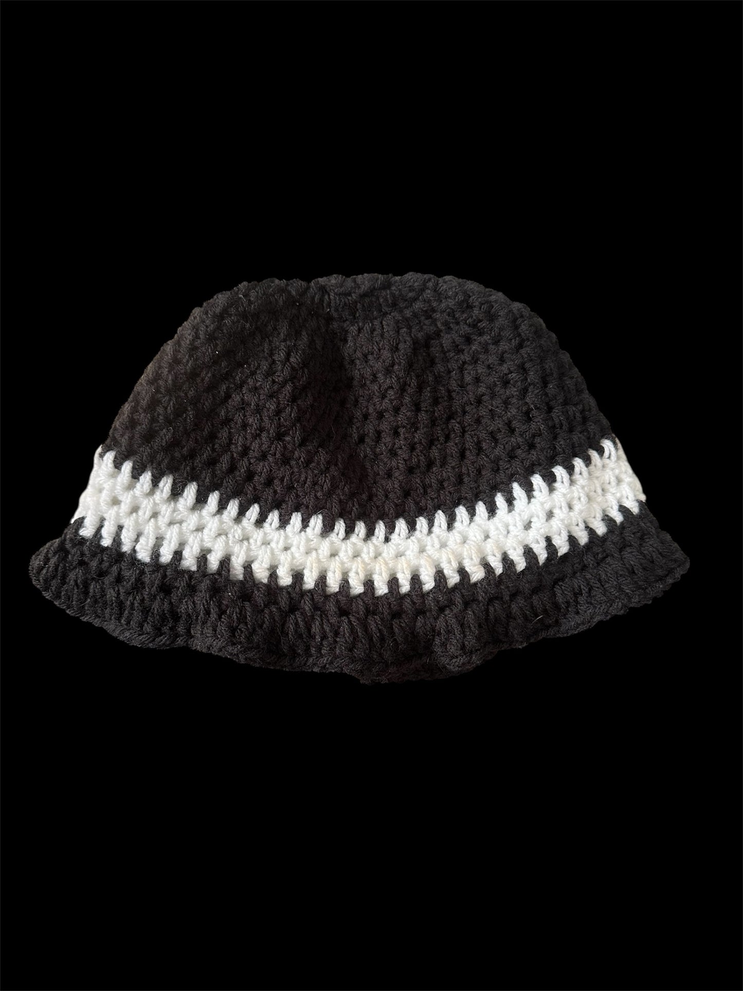 #6 BLACK,WHITE CROCHET HAT